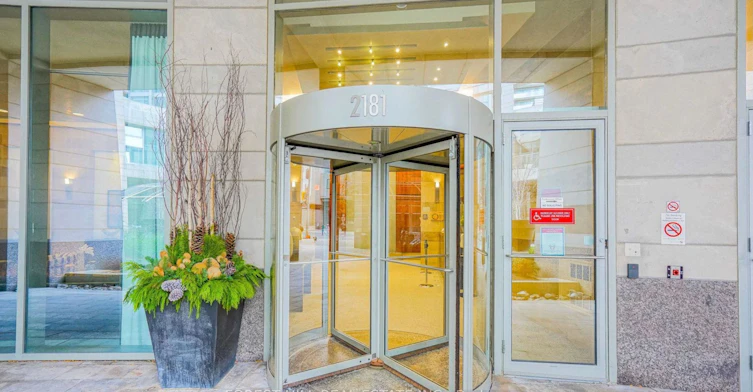 2704-2181 Yonge Street, Toronto, ON, M4S 3H7 - 2