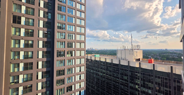 2704-2181 Yonge Street, Toronto, ON, M4S 3H7 - 11
