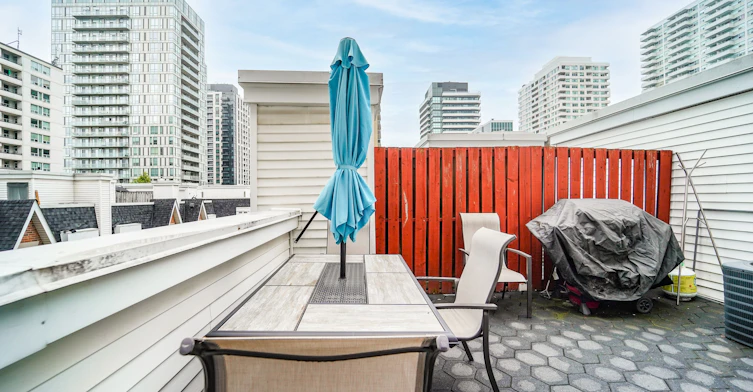 22-108 Redpath Avenue, Toronto, ON, M4S 2J7 - 3