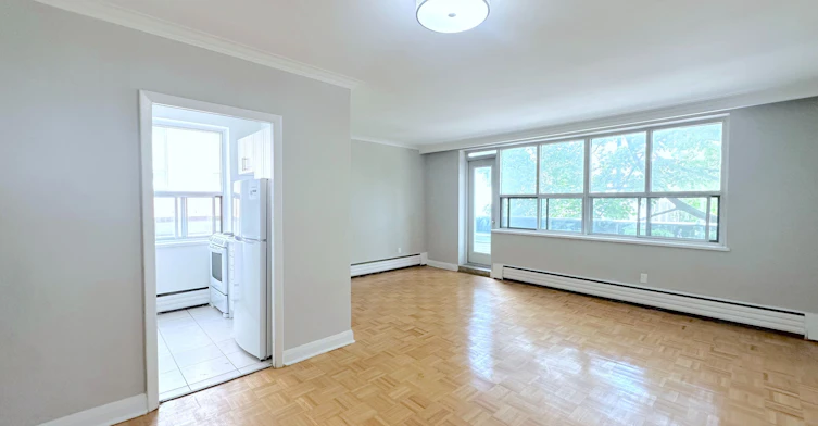 104-276 St Clair Avenue W, Toronto, ON, M4V 1R9