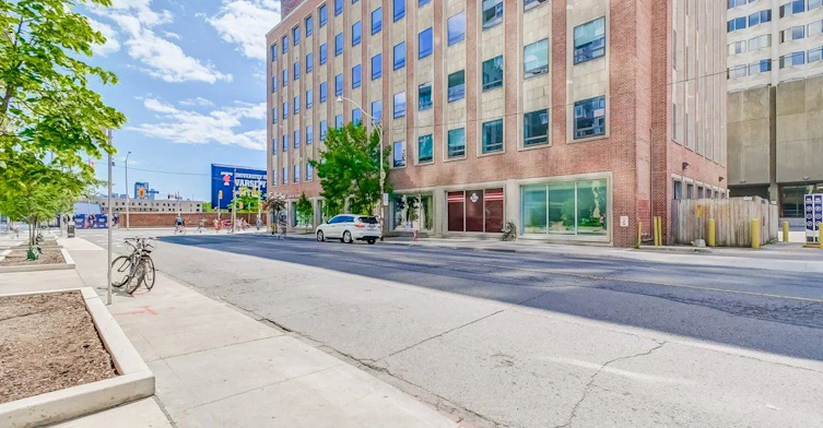 818-1 Bedford Road, Toronto, ON, M5R 2J7 - 34
