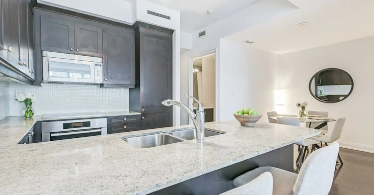 818-1 Bedford Road, Toronto, ON, M5R 2J7 - 13
