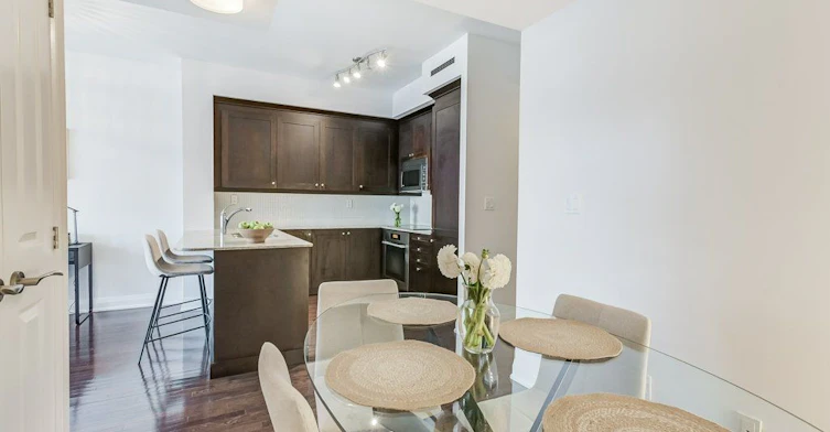 818-1 Bedford Road, Toronto, ON, M5R 2J7 - 9