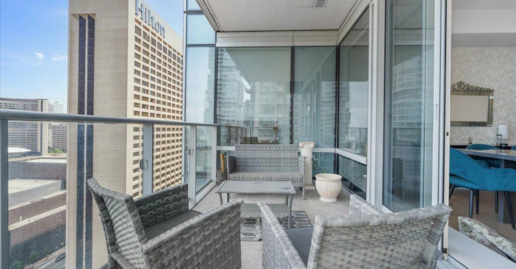 2105-180 University Avenue, Toronto, ON, M5H 0A2 - 21