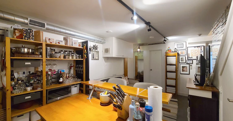 B1-214 Bathurst Street, Toronto, ON, M5T 2R9 - 13