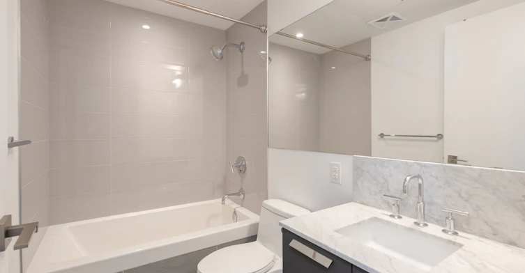 2715-50 Charles Street E, Toronto, ON, M4Y 0C3 - 6