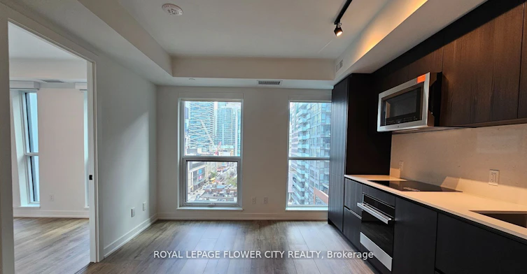 901-327 King Street W, Toronto, ON, M5V 0W7 - 3