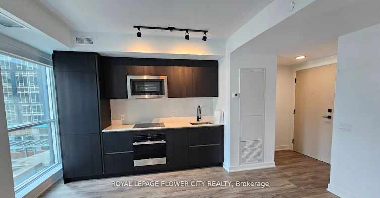 901-327 King Street W, Toronto, ON, M5V 0W7 - 4