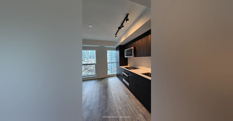 901-327 King Street W, Toronto, ON, M5V 0W7 - 2