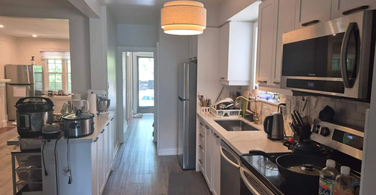 357 Old Orchard Grove, Toronto, ON, M5M 2G1 - 11