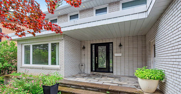 33 Warlock Crescent, Toronto, ON, M2K 2H8 - 3