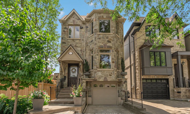 209 Douglas Avenue