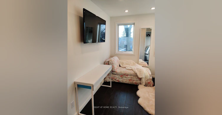 UPPER-116 Atlas Avenue, Toronto, ON, M6C 3P3 - 16