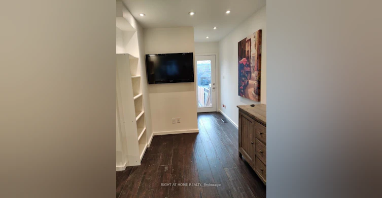 UPPER-116 Atlas Avenue, Toronto, ON, M6C 3P3 - 9