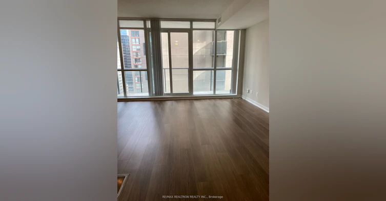 1107-770 Bay Street, Toronto, ON, M5G 1N6 - 9