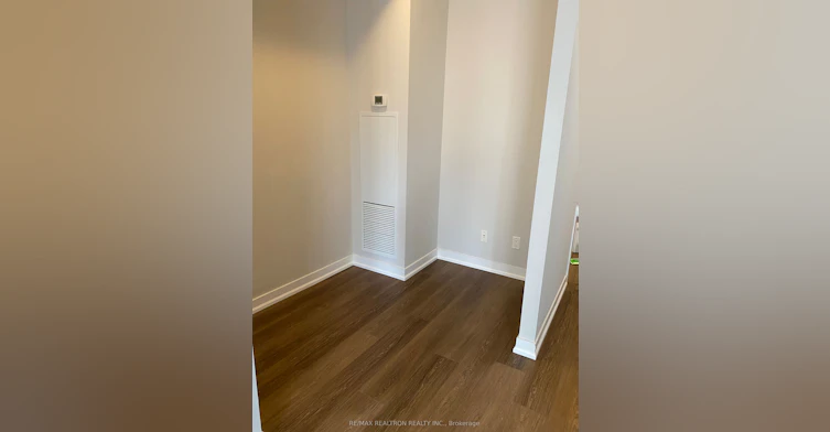1107-770 Bay Street, Toronto, ON, M5G 1N6 - 8