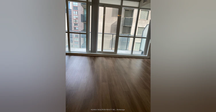 1107-770 Bay Street, Toronto, ON, M5G 1N6 - 10