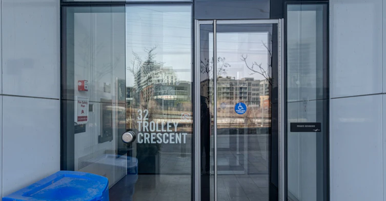 805-32 Trolley Crescent, Toronto, ON, M5A 0E9 - 16