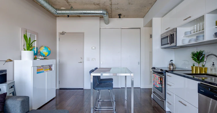 805-32 Trolley Crescent, Toronto, ON, M5A 0E9 - 5