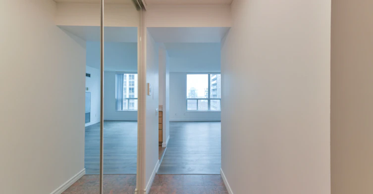 3002-750 Bay Street, Toronto, ON, M5G 1N6 - 4