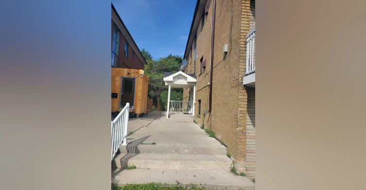 #1-234 Wilmington Avenue, Toronto, ON, M3H 5K2 - 4