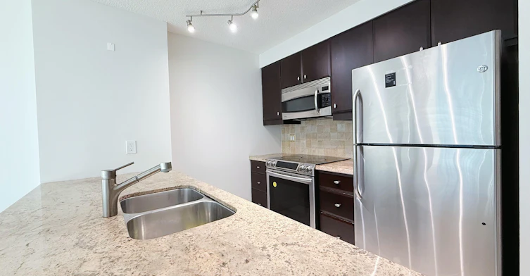 1804-10 Yonge Street, Toronto, ON, M5E 1R4 - 4