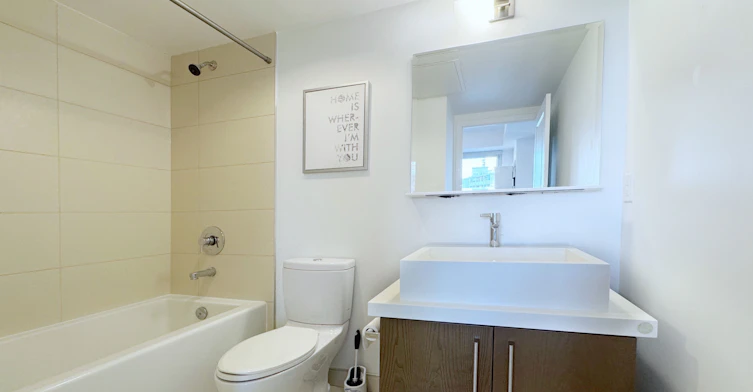 1910-Bay 1080 Street E, Toronto, ON, M5S 0A5 - 14