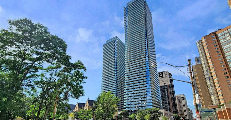 1910-Bay 1080 Street E, Toronto, ON, M5S 0A5