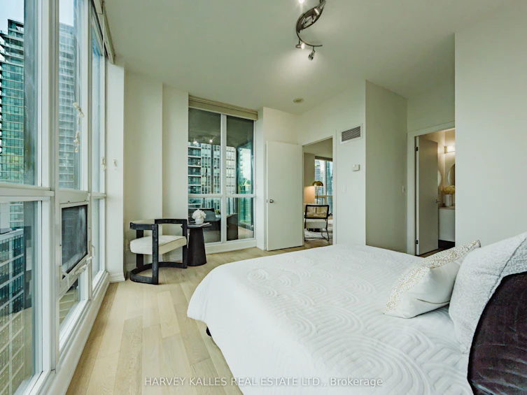 3211-16 Yonge Street, Toronto, ON, M5E 2A1 - 15