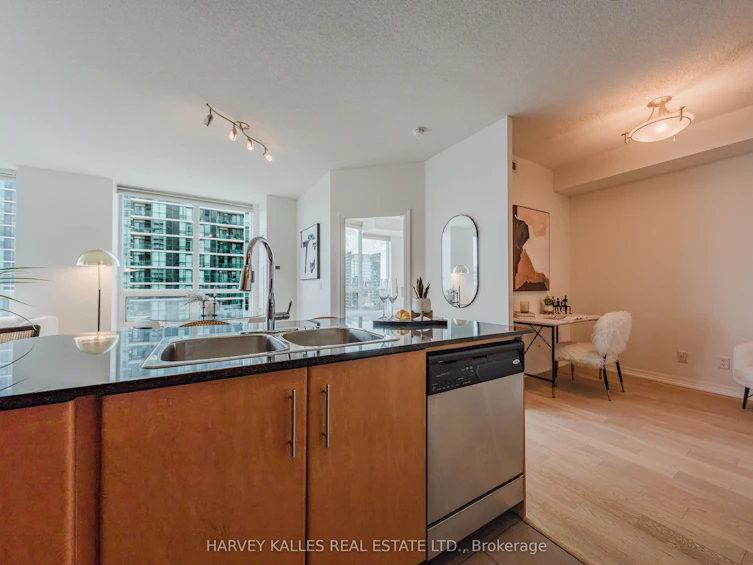 3211-16 Yonge Street, Toronto, ON, M5E 2A1 - 21
