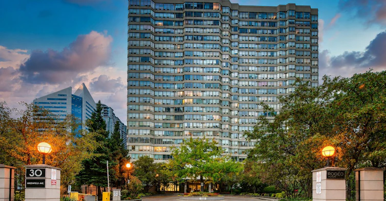 207-30 Greenfield Avenue, Toronto, ON, M2N 6N3