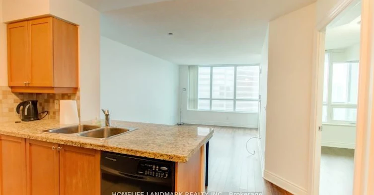 1722-25 Greenview Avenue, Toronto, ON, M2M 1R2 - 4