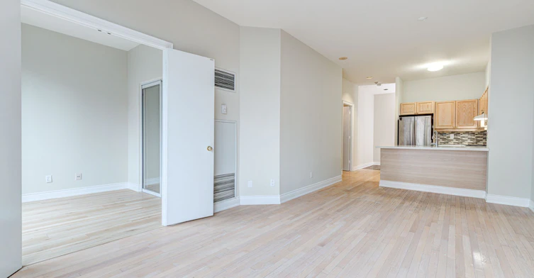 1117-7 King Street E, Toronto, ON, M5C 3C5 - 2