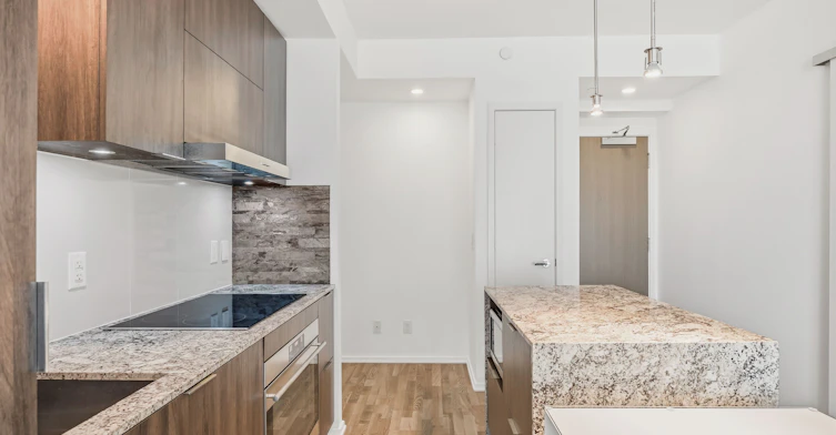 3211-1 Bloor Street E, Toronto, ON, M4Y 2Z1 - 10