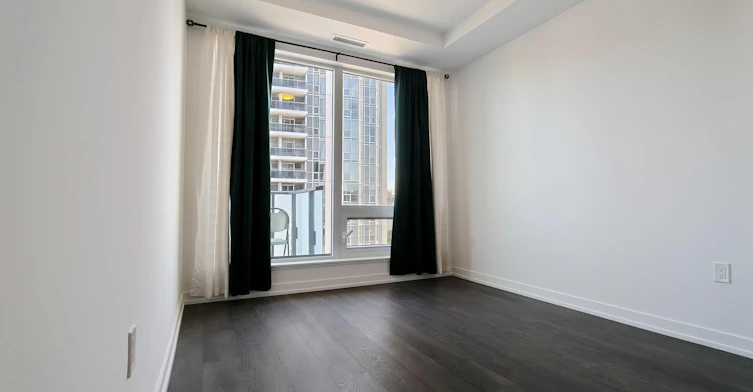 911-8 Olympic Garden Drive, Toronto, ON, M2M 0B9 - 13