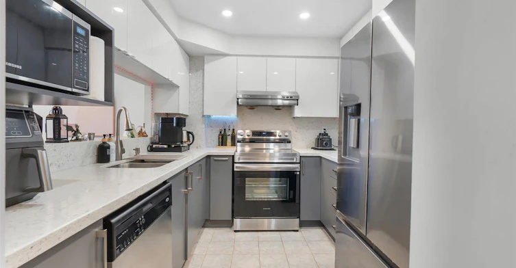 721-1700 Eglinton Avenue E, Toronto, ON, M4A 2X4 - 4