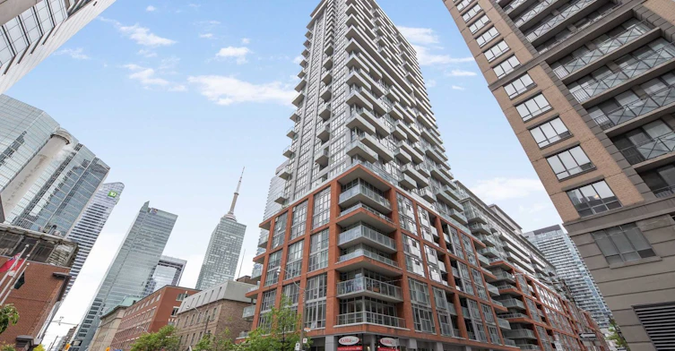 1407-126 Simcoe Street, Toronto, ON, M5H 4E6
