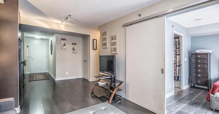 226-21 Nelson Street, Toronto, ON, M5V 1T8 - 15