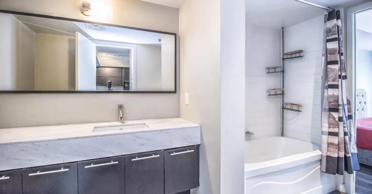 226-21 Nelson Street, Toronto, ON, M5V 1T8 - 23