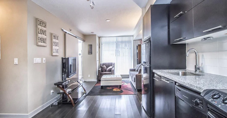 226-21 Nelson Street, Toronto, ON, M5V 1T8 - 9