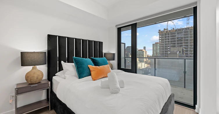 1002-47 Mutual Street, Toronto, ON, M5B 0C6 - 9