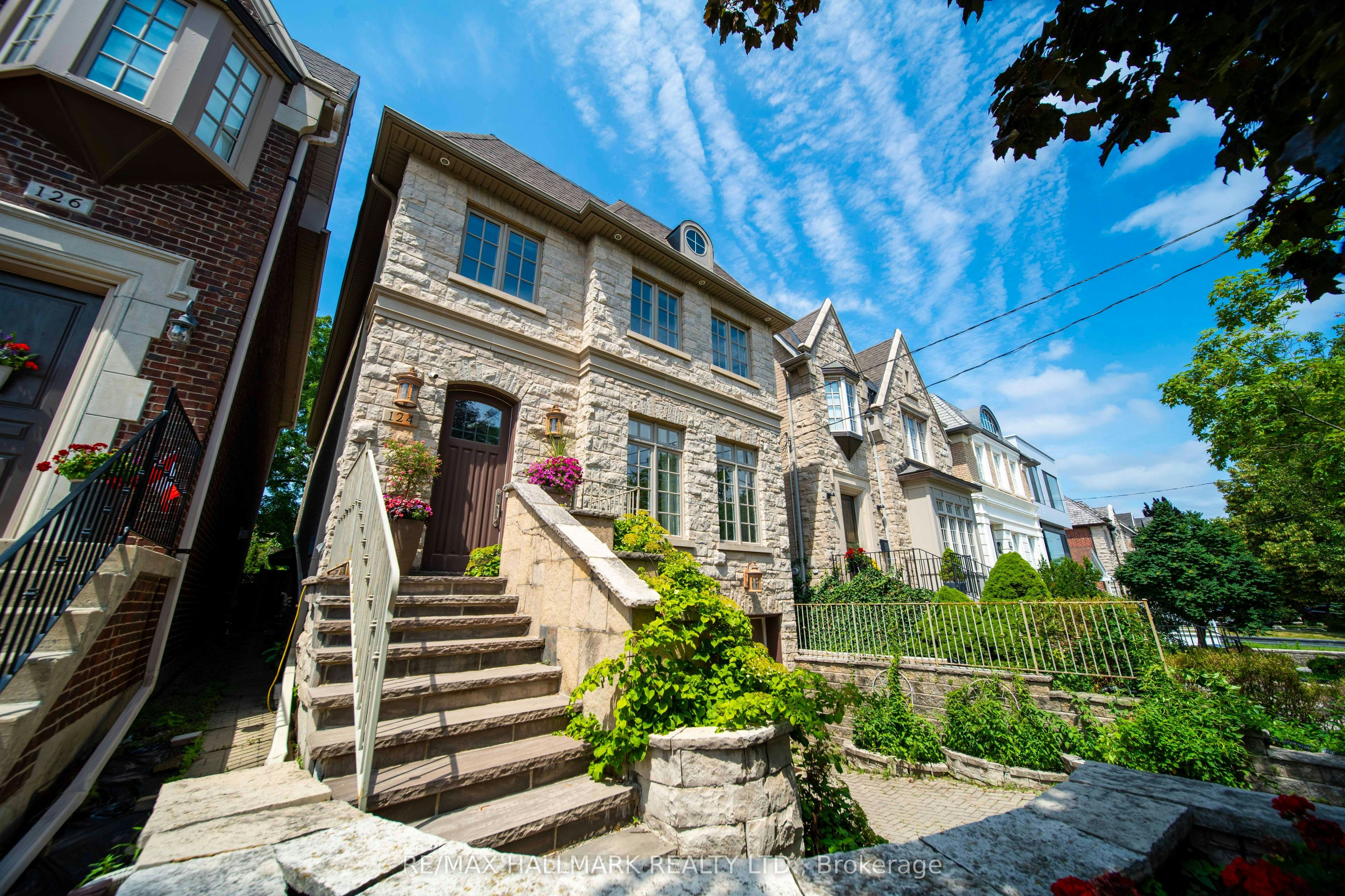 124 Felbrigg Avenue, Toronto, ON, M5M 2M5