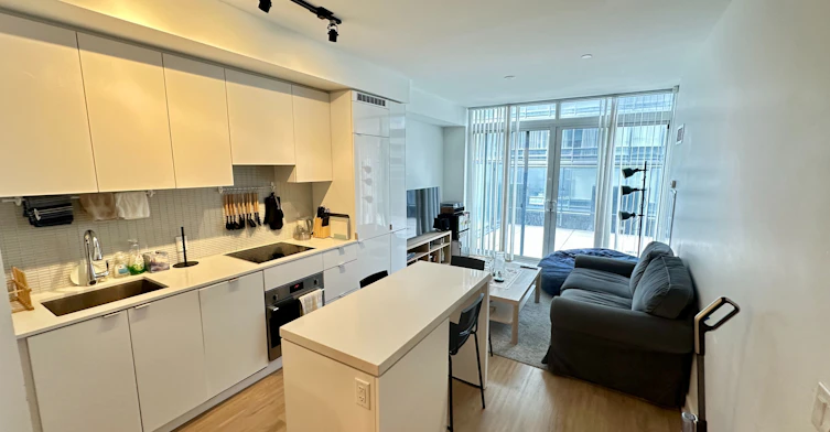 702-7 Grenville Street, Toronto, ON, M4Y 0E9 - 18