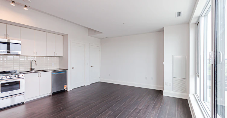 905-700 Sheppard Avenue W, Toronto, ON, M3H 0G5 - 4