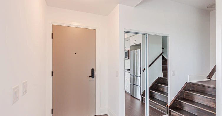 905-700 Sheppard Avenue W, Toronto, ON, M3H 0G5 - 2