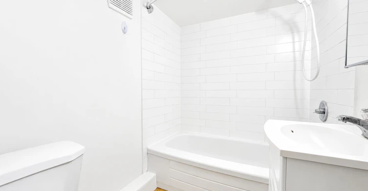 Bsmnt-327 Howland Avenue, Toronto, ON, M5R 3C1 - 11