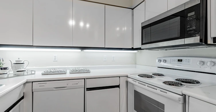 601-7 Carlton Street, Toronto, ON, M5B 2M3 - 5