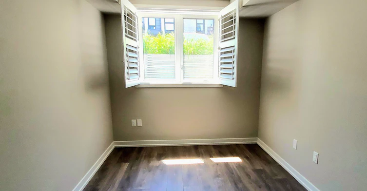 9-31 Florence Street, Toronto, ON, M6K 1P4 - 12