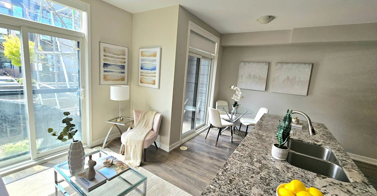 9-31 Florence Street, Toronto, ON, M6K 1P4 - 9