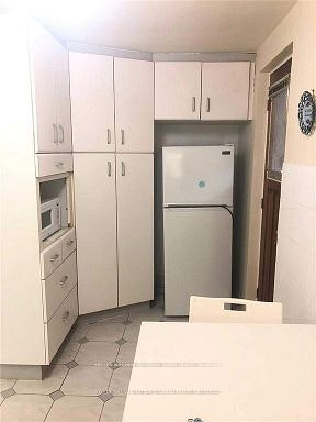 Bsmt-44 Bellevue Avenue, Toronto, ON, M5T 2M4 - 2